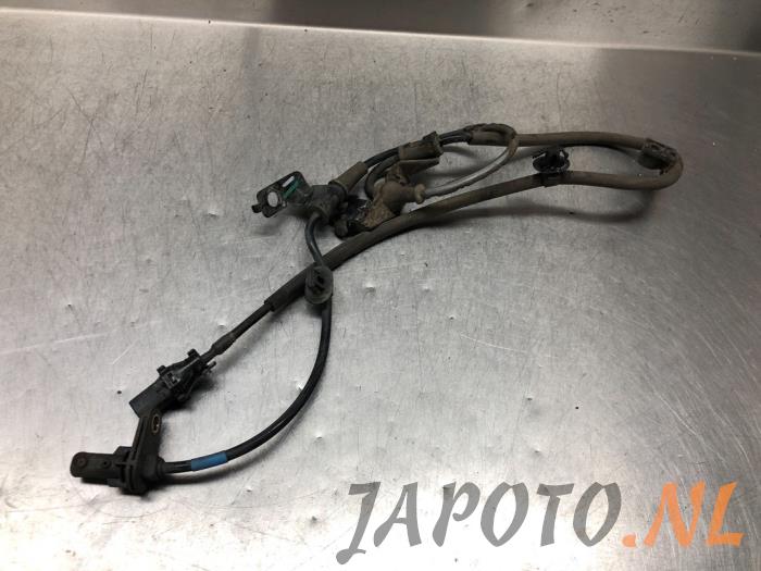 Begagnade ABS-sensor Kia Optima Sportswagon (JFF) 2.0 CVVL 16V Pris € 36,70 Marginaltabell erbjuds av Japoto Parts B.V.