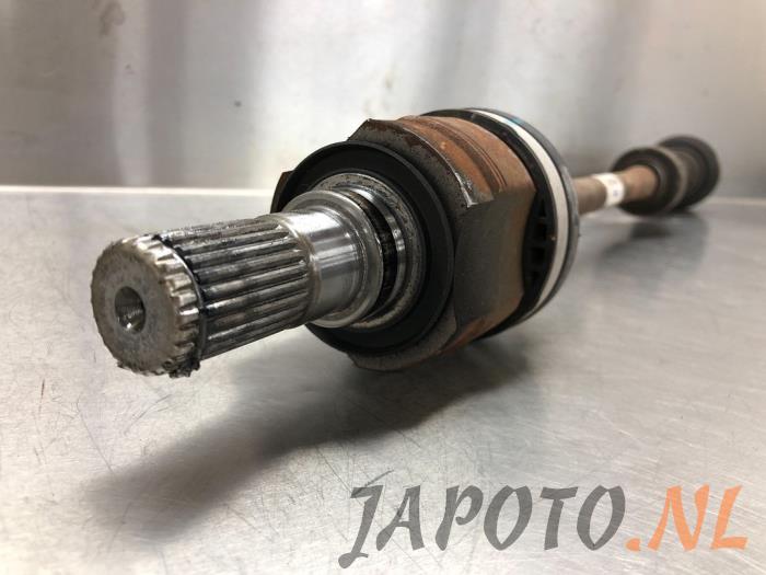 Front drive shaft, right from a Kia Picanto (JA) 1.0 12V 2018