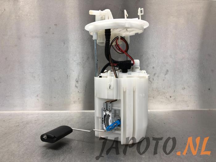 Electric fuel pump from a Kia Picanto (JA) 1.0 12V 2018