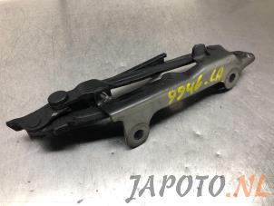 Used Boot lid hinge Toyota GT 86 (ZN) 2.0 16V Price € 49,95 Margin scheme offered by Japoto Parts B.V.