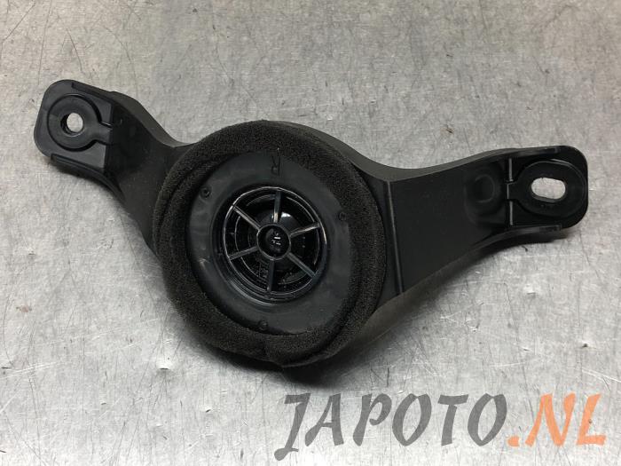 Begagnade Diskanthögtalare Toyota RAV4 (A3) 2.2 D-4D-F 16V 4x4 Pris € 15,70 Marginaltabell erbjuds av Japoto Parts B.V.
