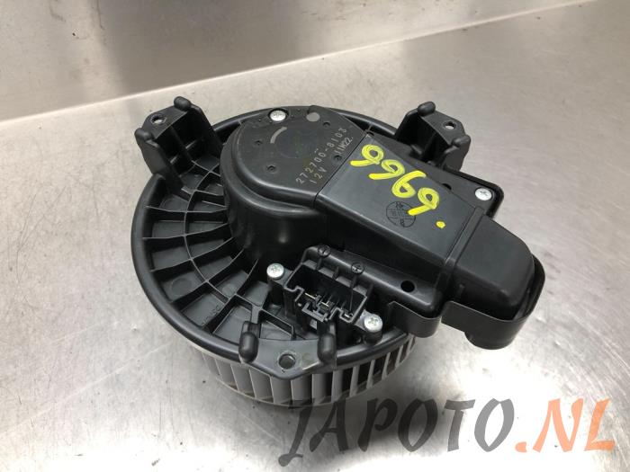 Motor de ventilador de calefactor de un Toyota RAV4 (A3) 2.2 D-4D-F 16V 4x4 2011