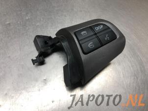 Używane Przelacznik kierownicy Toyota RAV4 (A3) 2.2 D-4D-F 16V 4x4 Cena € 39,95 Procedura marży oferowane przez Japoto Parts B.V.