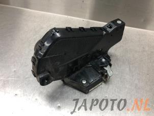 Usagé Mécanique de verrouillage hayon Toyota RAV4 (A3) 2.2 D-4D-F 16V 4x4 Prix € 49,95 Règlement à la marge proposé par Japoto Parts B.V.