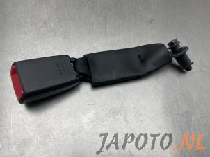 Usagé Insertion ceinture de sécurité arrière gauche Toyota RAV4 (A3) 2.2 D-4D-F 16V 4x4 Prix € 19,99 Règlement à la marge proposé par Japoto Parts B.V.