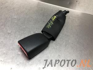 Usagé Insertion ceinture de sécurité arrière droite Toyota RAV4 (A3) 2.2 D-4D-F 16V 4x4 Prix € 19,95 Règlement à la marge proposé par Japoto Parts B.V.