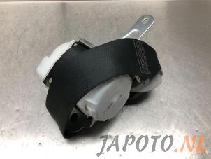 Usagé Ceinture de sécurité arrière gauche Toyota RAV4 (A3) 2.2 D-4D-F 16V 4x4 Prix € 49,95 Règlement à la marge proposé par Japoto Parts B.V.