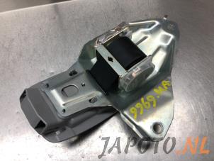 Usagé Ceinture de sécurité arrière centre Toyota RAV4 (A3) 2.2 D-4D-F 16V 4x4 Prix € 49,95 Règlement à la marge proposé par Japoto Parts B.V.