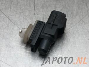 Używane Czujnik temperatury zewnetrznej Toyota RAV4 (A3) 2.2 D-4D-F 16V 4x4 Cena € 14,95 Procedura marży oferowane przez Japoto Parts B.V.