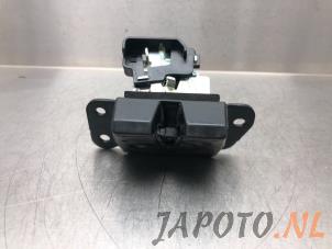 Używane Mechanizm zamka tylnej klapy Kia Sportage (SL) 2.0 CRDi 16V VGT 4x4 Cena € 49,95 Procedura marży oferowane przez Japoto Parts B.V.