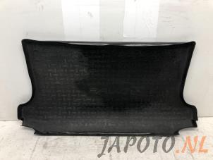Usagé Plaque sol coffre Toyota RAV4 (A3) 2.2 D-4D-F 16V 4x4 Prix € 49,95 Règlement à la marge proposé par Japoto Parts B.V.