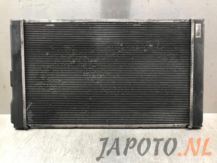 Usagé Radiateur Toyota Auris (E15) 1.8 16V HSD Full Hybrid Prix € 20,99 Règlement à la marge proposé par Japoto Parts B.V.