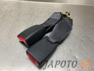 Usagé Insertion ceinture de sécurité arrière gauche Honda Civic (EP/EU) 1.6 16V VTEC Prix € 14,95 Règlement à la marge proposé par Japoto Parts B.V.