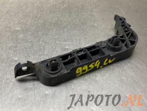 Used Front bumper bracket, left Honda Civic (EP/EU) 1.6 16V VTEC Price € 12,95 Margin scheme offered by Japoto Parts B.V.