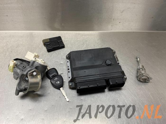 Used Ignition lock + computer Toyota Auris (E15) 1.6 Dual VVT-i 16V Price € 104,99 Margin scheme offered by Japoto Parts B.V.