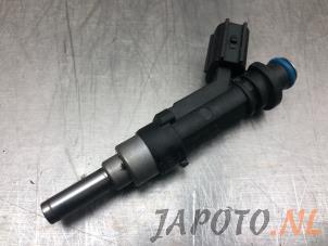 Usados Inyector (inyección de gasolina) Toyota Yaris III (P13) 1.33 16V Dual VVT-I Precio € 20,00 Norma de margen ofrecido por Japoto Parts B.V.