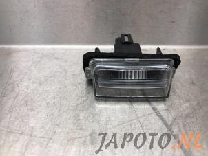 Używane Oswietlenie tablicy rejestracyjnej Toyota Yaris IV (P21/PA1/PH1) 1.5 12V Hybrid Cena € 14,95 Procedura marży oferowane przez Japoto Parts B.V.