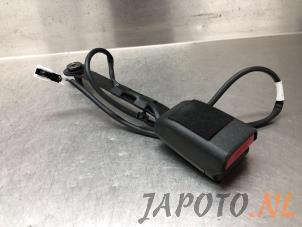 Usagé Insertion ceinture de sécurité avant droite Nissan Qashqai (J11) 1.3 DIG-T 140 16V Prix € 19,95 Règlement à la marge proposé par Japoto Parts B.V.