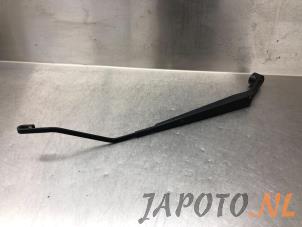 Used Front wiper arm Suzuki Swift (ZA/ZC/ZD) 1.2 16V Price € 19,95 Margin scheme offered by Japoto Parts B.V.