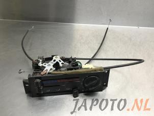Usados Panel de control de calefacción Mazda Demio (DW) 1.3 16V Precio € 45,00 Norma de margen ofrecido por Japoto Parts B.V.