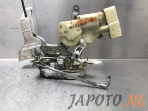 Used Front door lock mechanism 4-door, right Toyota Yaris Verso (P2) 1.3 16V Price € 49,95 Margin scheme offered by Japoto Parts B.V.