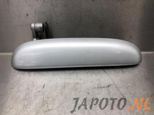 Used Rear door handle 4-door, right Toyota Yaris Verso (P2) 1.3 16V Price € 24,95 Margin scheme offered by Japoto Parts B.V.