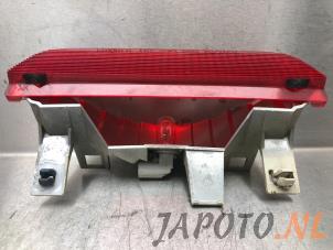 Używane Dodatkowe swiatlo stopu srodek Toyota Yaris Verso (P2) 1.3 16V Cena € 24,95 Procedura marży oferowane przez Japoto Parts B.V.