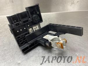 Used Battery sensor Toyota Yaris IV (P21/PA1/PH1) 1.5 12V Hybrid Price € 39,95 Margin scheme offered by Japoto Parts B.V.