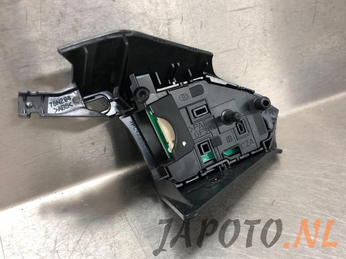 Interrupteur de volant d'un Toyota Yaris IV (P21/PA1/PH1) 1.5 12V Hybrid 2022