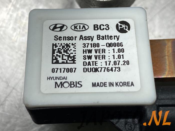 Sensor de batería de un Hyundai i20 (BC3) 1.0 T-GDI 100 Mild Hybrid 48V 12V 2020