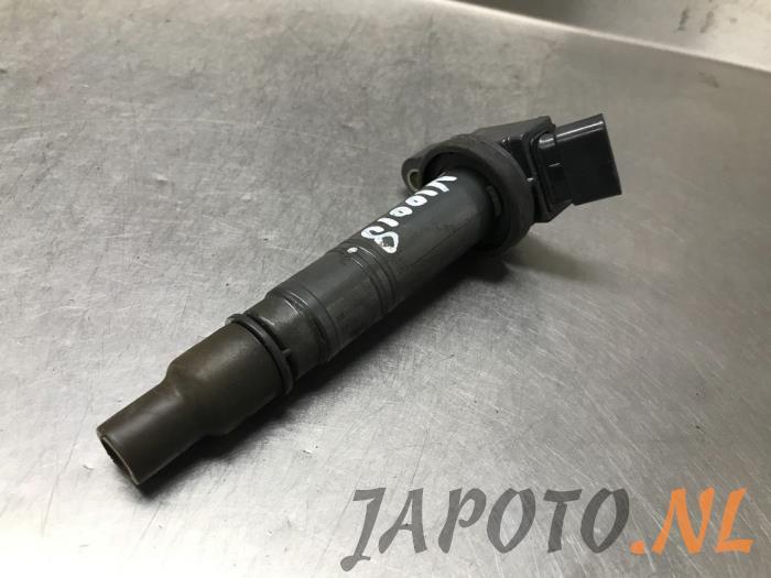 Usagé Bobine Toyota Avensis Wagon (T25/B1E) 2.0 16V VVT-i D4 Prix € 10,49 Règlement à la marge proposé par Japoto Parts B.V.