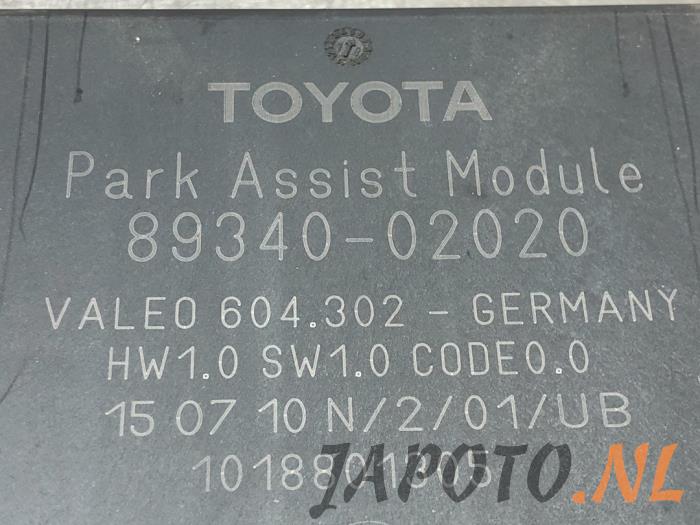 Módulo PDC de un Toyota Auris (E15) 1.8 16V HSD Full Hybrid 2011
