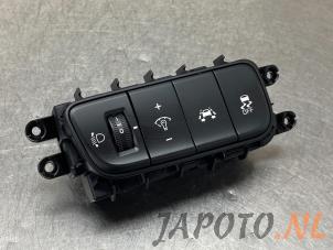 Używane Przelacznik ESP Kia Niro I (DE) 1.6 GDI Hybrid Cena € 30,00 Procedura marży oferowane przez Japoto Parts B.V.
