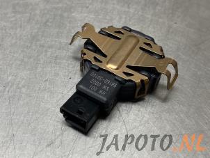 Usados Sensor de lluvia Kia Niro I (DE) 1.6 GDI Hybrid Precio € 49,95 Norma de margen ofrecido por Japoto Parts B.V.