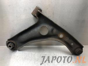 Usagé Bras de suspension bas avant gauche Toyota Aygo (B10) 1.0 12V VVT-i Prix € 25,00 Règlement à la marge proposé par Japoto Parts B.V.