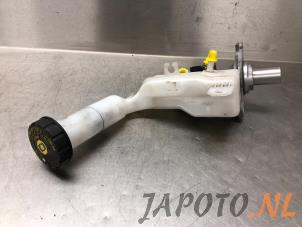 Używane Glówny cylinder hamulcowy Nissan Juke (F15) 1.2 DIG-T 16V Cena € 49,95 Procedura marży oferowane przez Japoto Parts B.V.