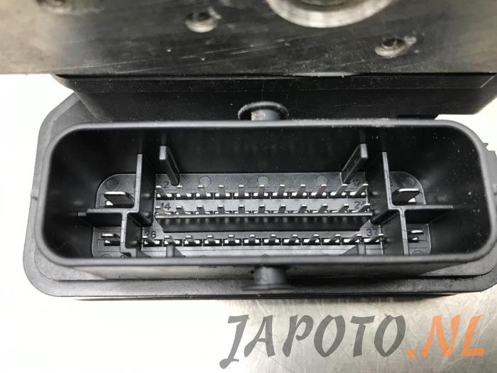 ABS Pumpe van een Toyota Aygo (B40) 1.0 12V VVT-i 2018