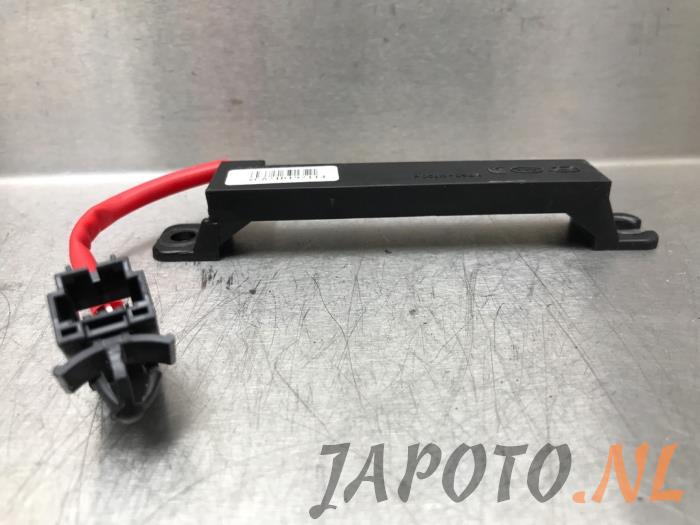 Używane Keyless Entry-Antena Kia Stonic (YB) 1.0i T-GDi 12V Eco-Dynamics+ Cena € 20,95 Procedura marży oferowane przez Japoto Parts B.V.