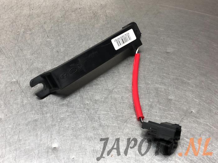 Używane Keyless Entry-Antena Kia Stonic (YB) 1.0i T-GDi 12V Eco-Dynamics+ Cena € 20,95 Procedura marży oferowane przez Japoto Parts B.V.