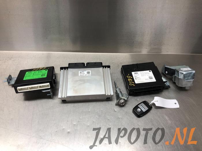 Used Ignition lock + computer Kia Stonic (YB) 1.0i T-GDi 12V Eco-Dynamics+ Price € 157,49 Margin scheme offered by Japoto Parts B.V.