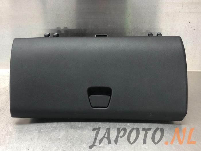 Boîte à gants d'un Toyota Aygo (B40) 1.0 12V VVT-i 2018