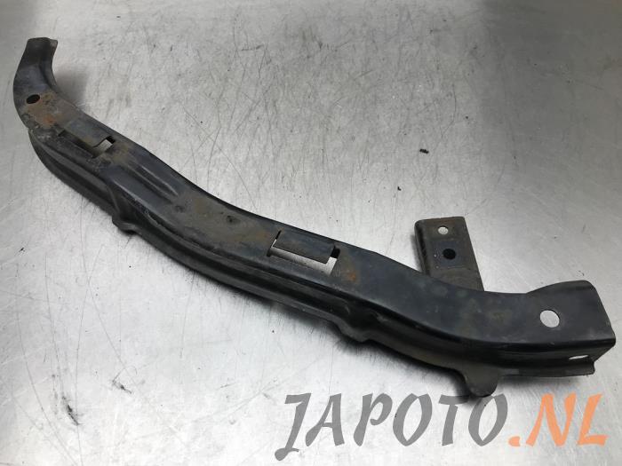 Front bumper bracket, right from a Honda Jazz (GD/GE2/GE3) 1.4 i-Dsi 2007