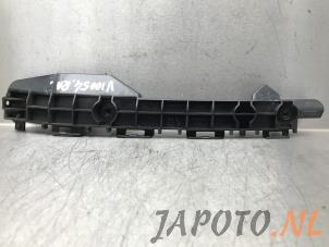 Używane Wspornik zderzaka prawy tyl Toyota Auris (E18) 1.8 16V Hybrid Cena € 19,95 Procedura marży oferowane przez Japoto Parts B.V.