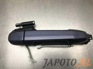 Used Rear door handle 4-door, right Toyota Auris (E18) 1.8 16V Hybrid Price € 25,00 Margin scheme offered by Japoto Parts B.V.