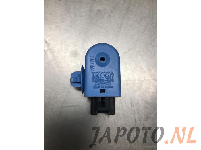 Begagnade Relä Toyota Auris (E18) 1.8 16V Hybrid Pris € 10,49 Marginaltabell erbjuds av Japoto Parts B.V.