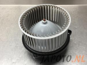 Usados Motor de ventilador de calefactor Mazda CX-5 (KE,GH) 2.5 SkyActiv-G 192 16V 4WD Precio € 74,95 Norma de margen ofrecido por Japoto Parts B.V.
