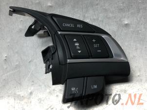 Usados Interruptor de mando de volante Mazda CX-5 (KE,GH) 2.5 SkyActiv-G 192 16V 4WD Precio € 49,95 Norma de margen ofrecido por Japoto Parts B.V.