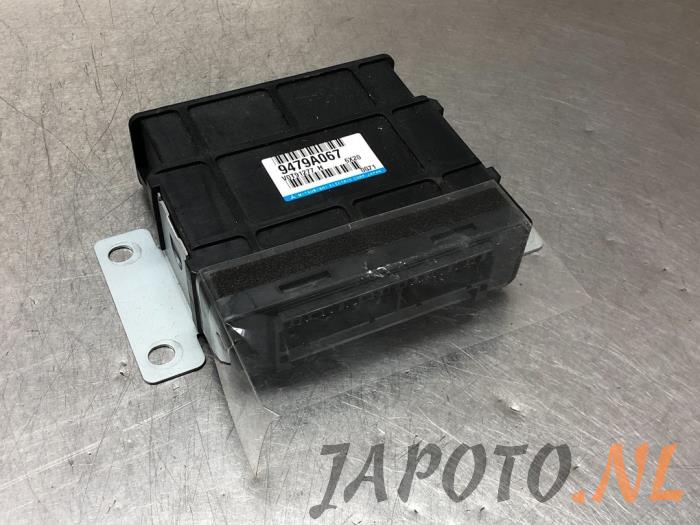 Steuergerät-Hybrid-Batterie van een Mitsubishi Outlander (GF/GG) 2.0 16V PHEV 4x4 2018