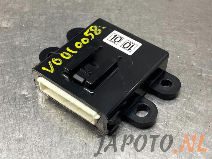 Used Start/Stop computer Mitsubishi Outlander (GF/GG) 2.0 16V PHEV 4x4 Price € 20,95 Margin scheme offered by Japoto Parts B.V.