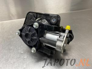 Used Brake servo vacuum pump Mitsubishi Outlander (GF/GG) 2.0 16V PHEV 4x4 Price € 199,95 Margin scheme offered by Japoto Parts B.V.